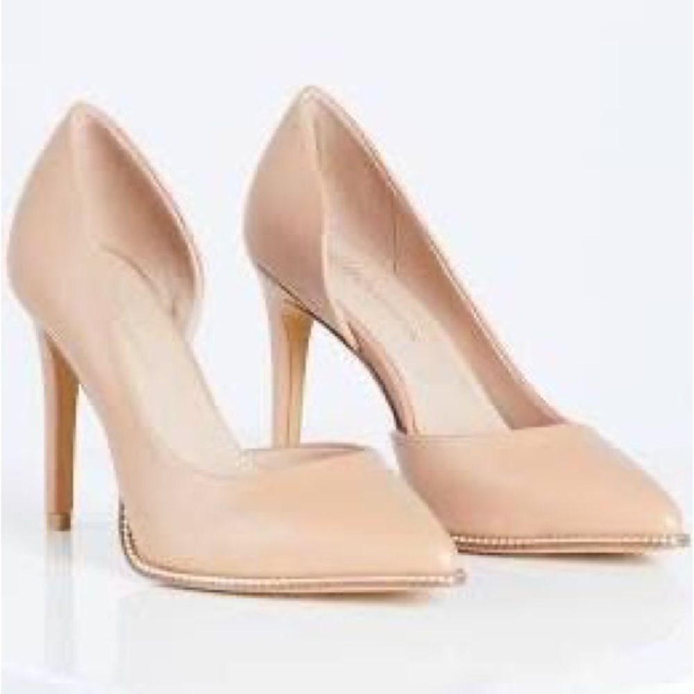 Nude BCBG pumps